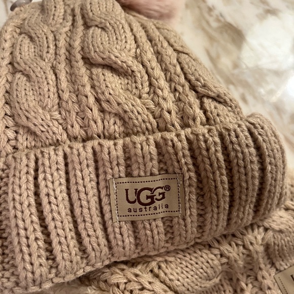 UGG Tan Sweater knit, scarf, hat, and gloves , NWT - Picture 6 of 10